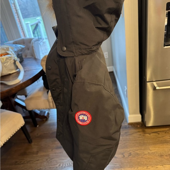 Canada Goose 100% Authentic - Picture 5 of 9